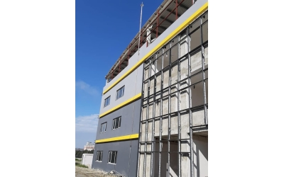 Devam eden okul inşaatında paratoner takımı yapıldı ve diğer eksiklerimiz hızla tamamlanıyor.