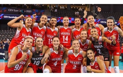 Dünya Şampiyonu Kadın Voleybol Milli Takımımızı Kutluyoruz...
