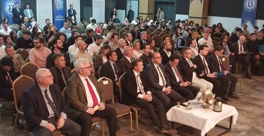Esenyurt Üniversitesi İşletme ve Yönetim Bilimleri Fakültesi tarafından düzenlenen "Lojistik Zirvesi" konulu etkinliğe katılım sağladık.