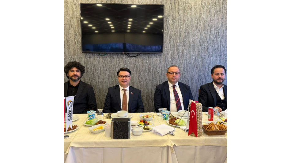 SANDER olarak düzenlemiş olduğumuz iftar programında Esenyurt Kaymakamımız Sayın Fatih Çobanoğlu ve Esenyurt Belediye Başkan Yardımcımız Sayın Nebi Canlı’yı ağırlamaktan büyük memnuniyet duyduk.