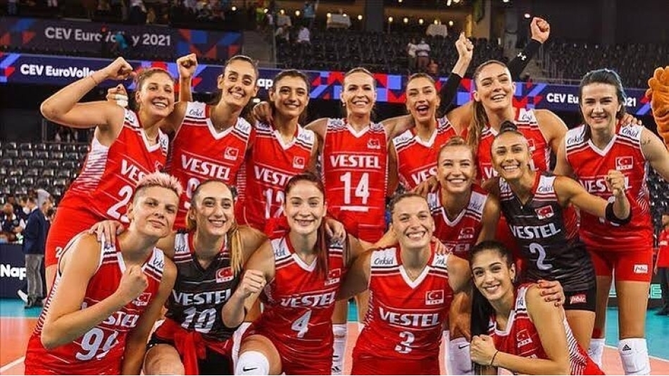 Dünya Şampiyonu Kadın Voleybol Milli Takımımızı Kutluyoruz...